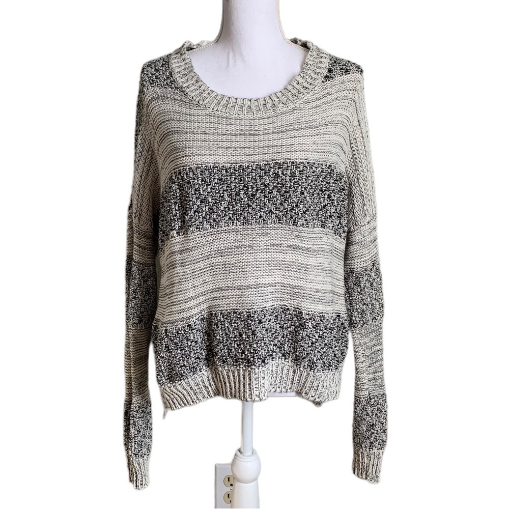 B.P. Collection Sweater Size Large